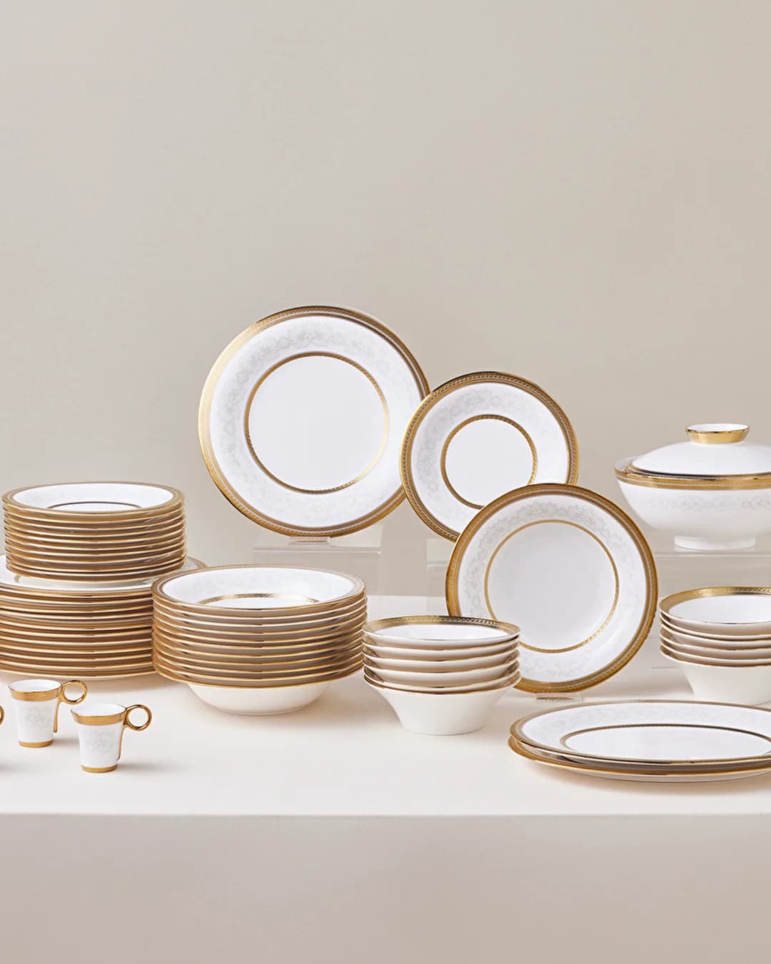 Karaca Yemek Takımı 55 Parça Royal Bone Charlotte Gold 8683650358039 - 1. görsel
